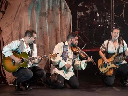 Imagen Atrás  El violín de Jorge Guillén ‘Strad’ aterriza con alas de ‘Ícaro’ en el Teatro Juan Bravo para ofrecer un espectáculo musical para todos los públicos